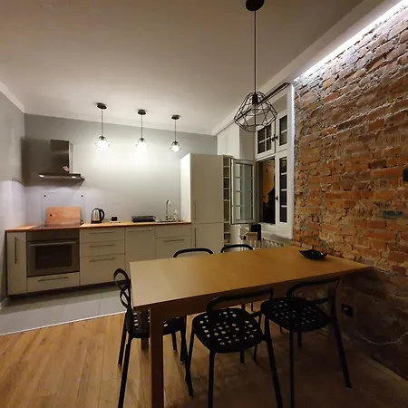 Old Town Chlebnicka Apartman *